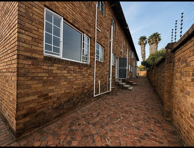 2 BEDROOM SECTIONAL TITLE FOR SALE IN KENLEAF